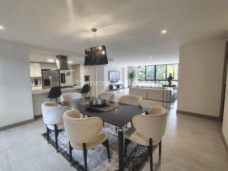 Furnished 3BR Apartment with Jacuzzi in El Poblado - 5