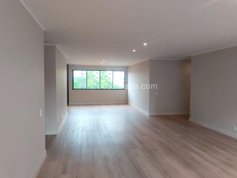 Modern 3BR Apartment in El Poblado - 3