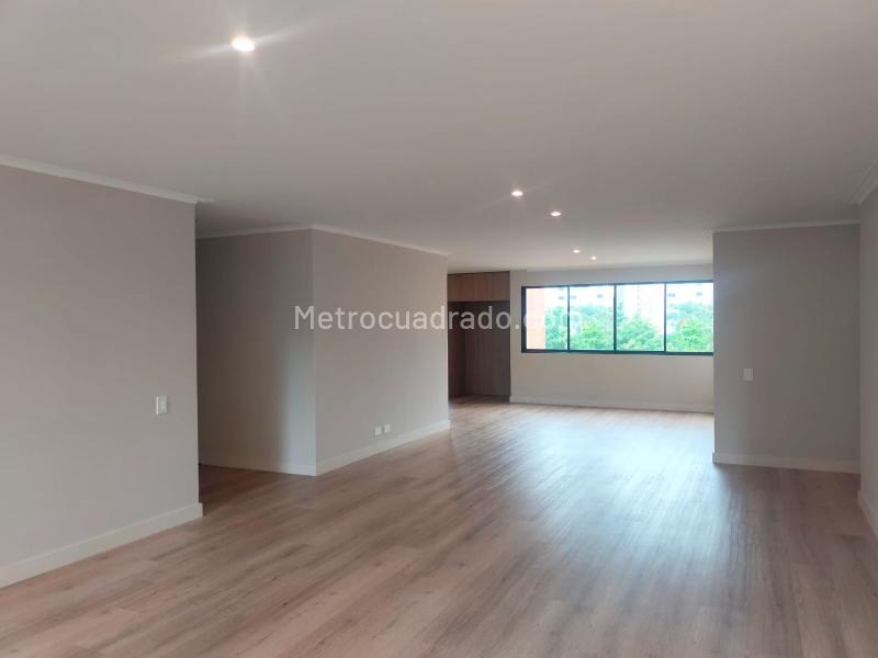 Modern 3BR Apartment in El Poblado - 4