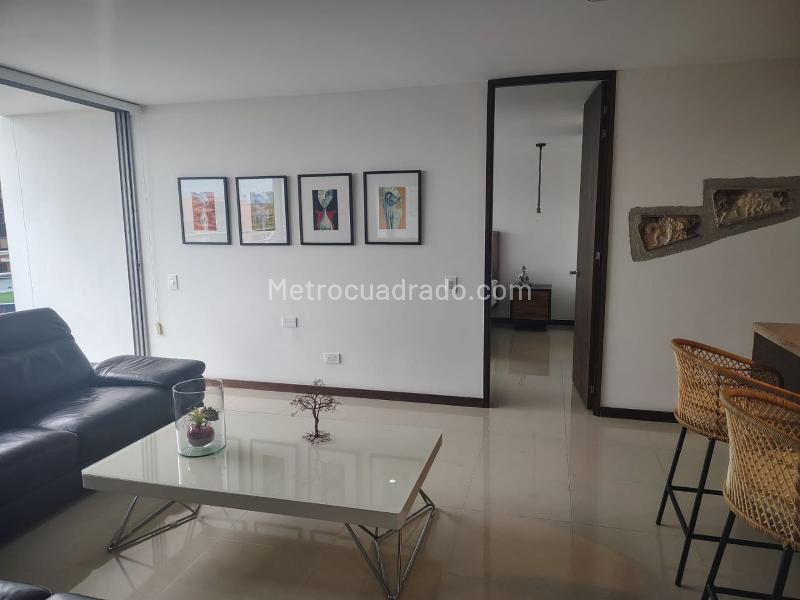 Apartamento Amoblado de 2 Alcobas con Balcón en El Poblado - 3