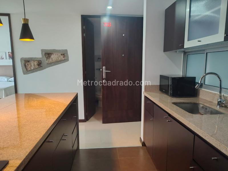 Apartamento Amoblado de 2 Alcobas con Balcón en El Poblado - 5