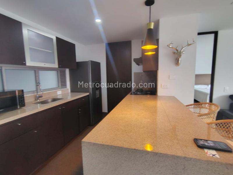 Apartamento Amoblado de 2 Alcobas con Balcón en El Poblado - 6