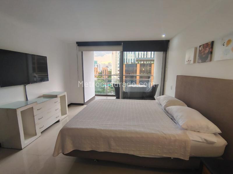 Apartamento Amoblado de 2 Alcobas con Balcón en El Poblado - 8