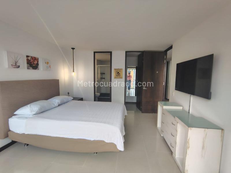 Apartamento Amoblado de 2 Alcobas con Balcón en El Poblado - 9