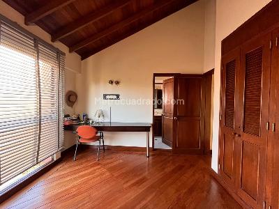 Casa de 3 alcobas en venta en Los Balsos, Medellín, 257 m² · foto 11 de 19