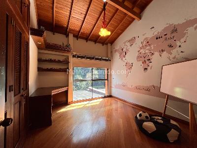 Casa de 3 alcobas en venta en Los Balsos, Medellín, 257 m² · foto 12 de 19