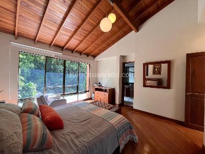 Casa de 3 alcobas en venta en Los Balsos, Medellín, 257 m² · foto 16 de 19