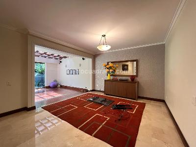 Casa de 3 alcobas en venta en Los Balsos, Medellín, 257 m² · foto 4 de 19