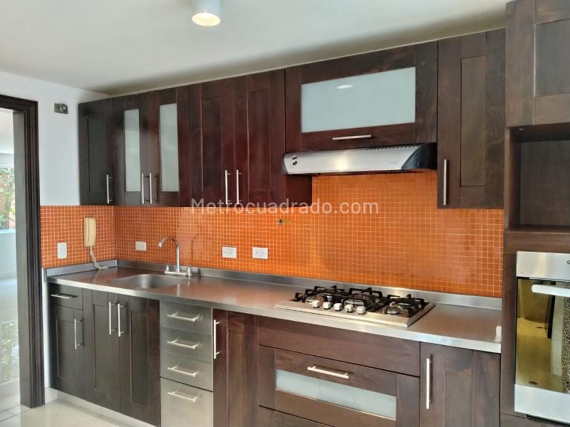 3BR Apartment with Balcony in El Poblado - 7