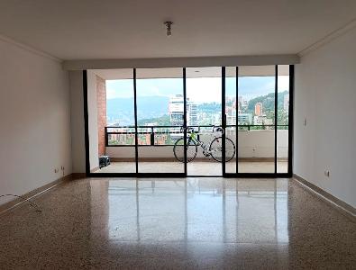 Apartamento en venta en El Poblado, Medellín · foto 2 de 17