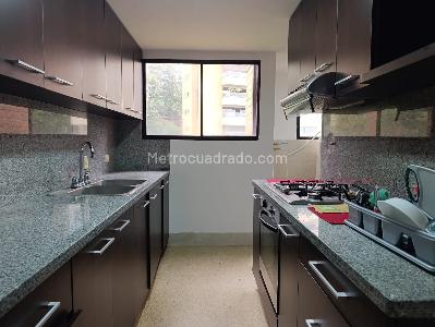 Apartamento en venta en El Poblado, Medellín · foto 4 de 17