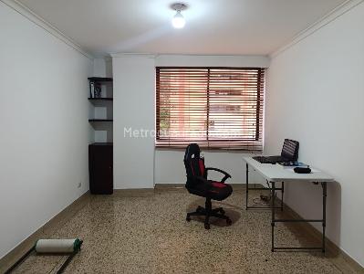 Apartamento en venta en El Poblado, Medellín · foto 6 de 17