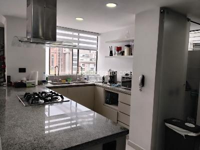 Apartamento de 2 alcobas en arriendo en El Poblado, Medellín, 102 m² · foto 8 de 19