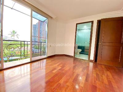 Casa de 4 alcobas en venta en El Poblado, Medellín, 322 m² · foto 13 de 19