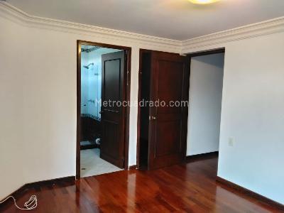 Casa de 4 alcobas en venta en El Poblado, Medellín, 322 m² · foto 15 de 19