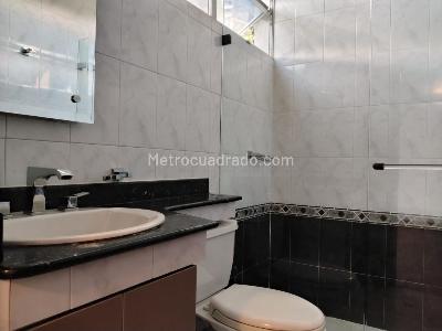 Casa de 4 alcobas en venta en El Poblado, Medellín, 322 m² · foto 18 de 19