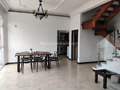 Casa de 4 alcobas en venta en El Poblado, Medellín, 322 m² · foto 3 de 19