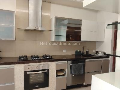 Casa de 4 alcobas en venta en El Poblado, Medellín, 322 m² · foto 6 de 19