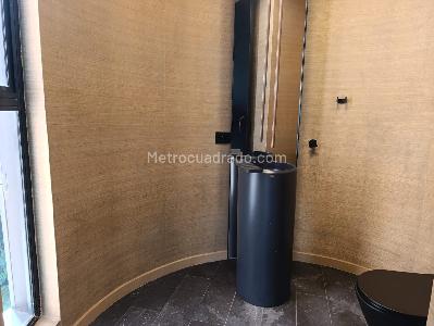 Apartamento de 2 alcobas en arriendo en El Poblado, Medellín, 203 m² · foto 16 de 19