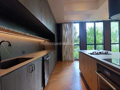 Apartamento de 2 alcobas en arriendo en El Poblado, Medellín, 203 m² · foto 8 de 19
