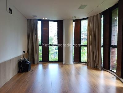 Apartamento de 2 alcobas en arriendo en El Poblado, Medellín, 203 m² · foto 9 de 19