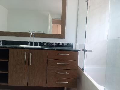Casa en arriendo en El Poblado, Medellín · foto 15 de 18