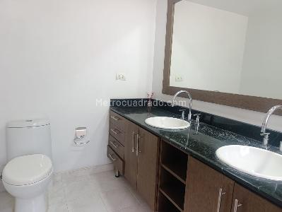 Casa en arriendo en El Poblado, Medellín · foto 16 de 18