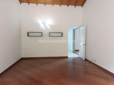 Casa en arriendo en El Poblado, Medellín · foto 9 de 18
