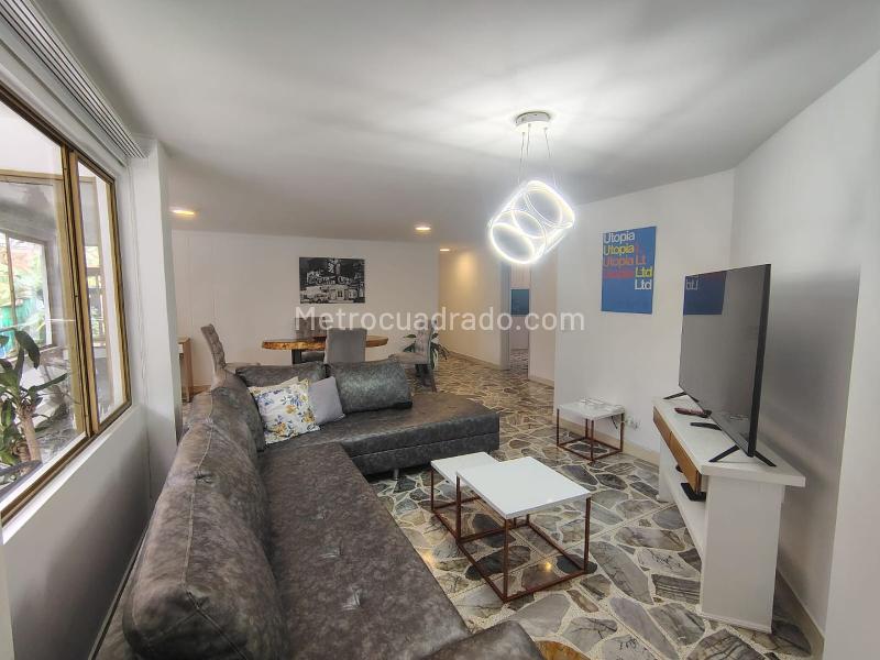 Apartamento Amoblado de 3 Alcobas en El Poblado - 2