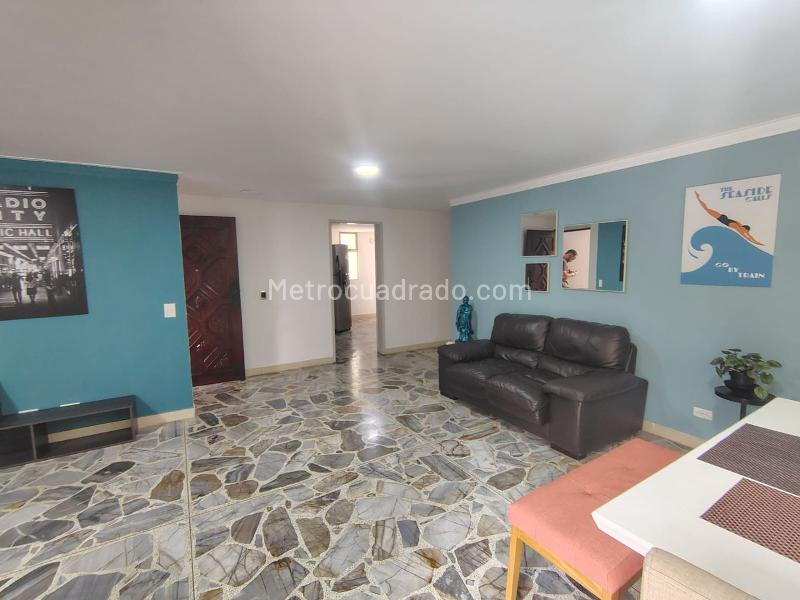 Apartamento Amoblado de 3 Alcobas en El Poblado - 2