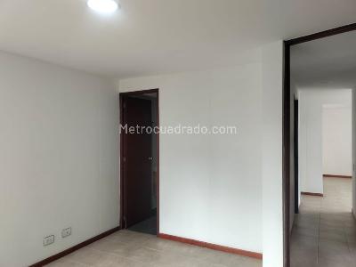 Apartamento de 3 alcobas en arriendo en El Poblado, Medellín, 80 m² · foto 11 de 17