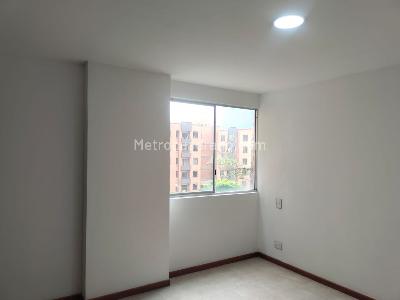 Apartamento de 3 alcobas en arriendo en El Poblado, Medellín, 80 m² · foto 8 de 17