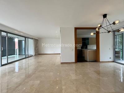 Apartamento en venta en El Poblado, Medellín · foto 2 de 19
