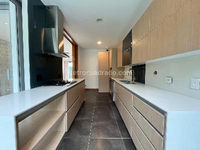Apartamento en venta en El Poblado, Medellín · foto 7 de 19