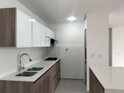 Apartamento de 3 alcobas en venta en Los Balsos, Medellín, 124 m² · foto 7 de 18