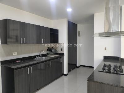 Apartamento de 3 alcobas en arriendo en Envigado, Envigado, 130 m² · foto 6 de 18