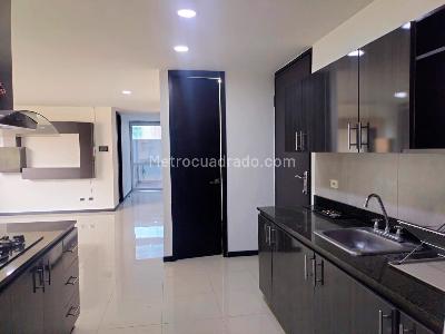 Apartamento de 3 alcobas en arriendo en Envigado, Envigado, 130 m² · foto 8 de 18