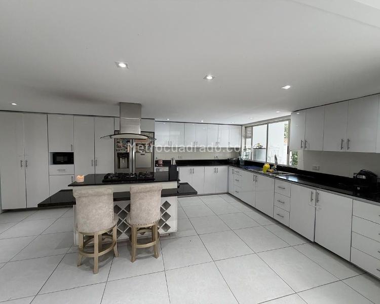 Casa Amoblada de 4 Alcobas con Piscina en Las Lomas No1 - 6