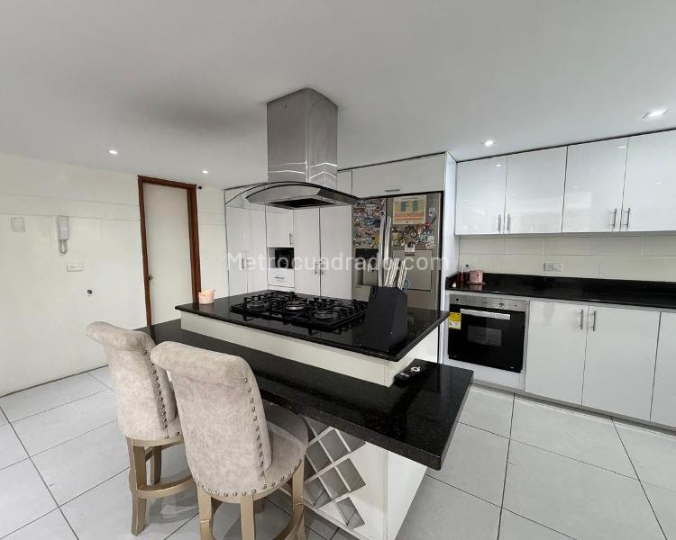 Casa Amoblada de 4 Alcobas con Piscina en Las Lomas No1 - 8