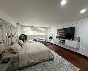 Casa de 4 alcobas en venta en El Poblado, Medellín, 522 m² · foto 11 de 19