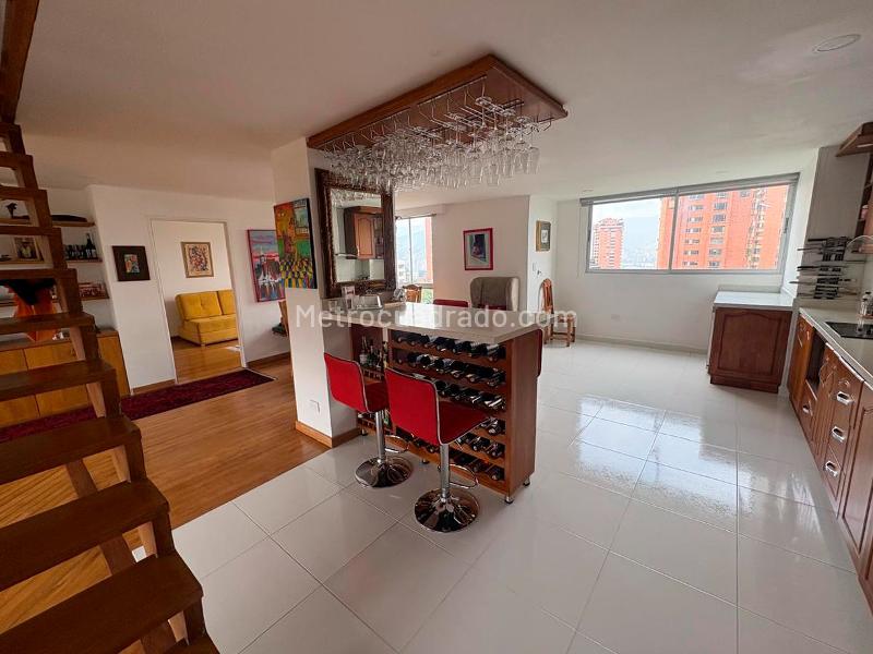 Stylish 2BR Apartment with Terrace in El Poblado - 9