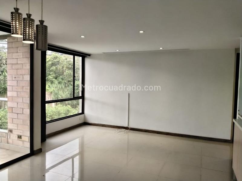 Tranquil 2BR Apartment in El Poblado - 2
