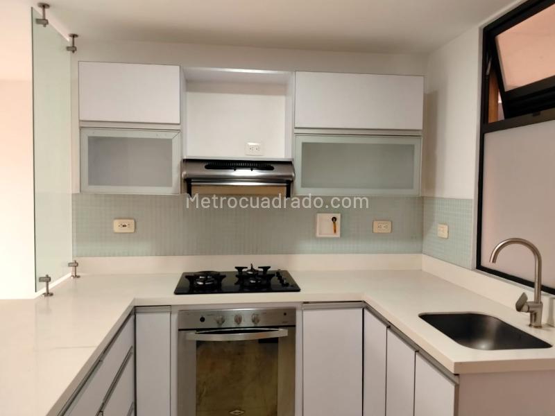 Tranquil 2BR Apartment in El Poblado - 5