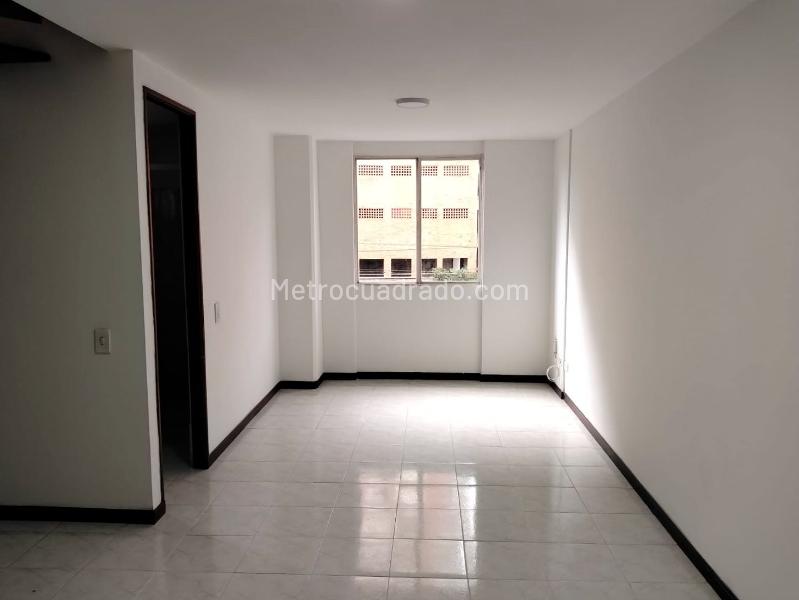 2BR Apartment in El Poblado with Amenities