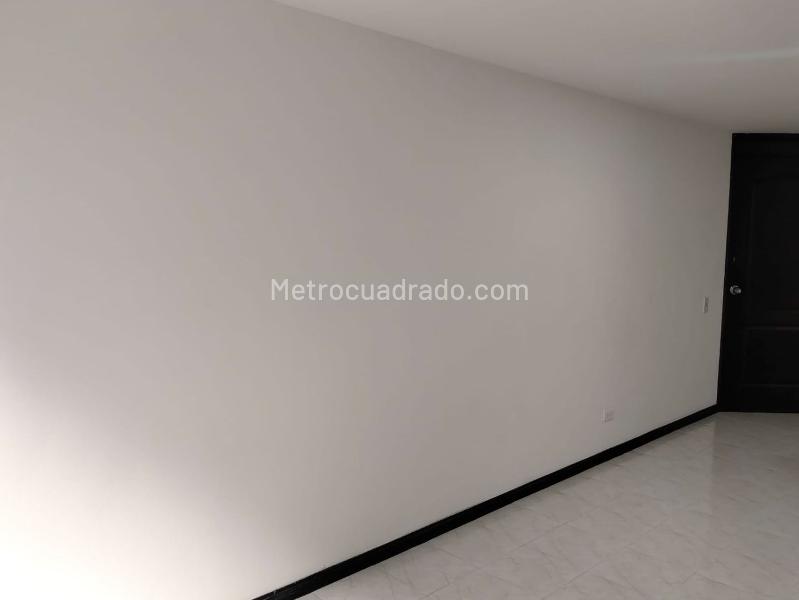 Apartamento de 2 Alcobas en El Poblado con Servicios - 2