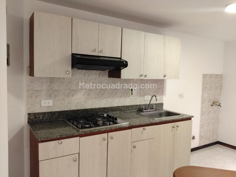 Apartamento de 2 Alcobas en El Poblado con Servicios - 6