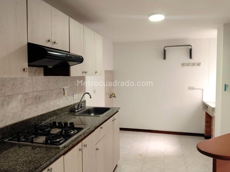 Apartamento de 2 Alcobas en El Poblado con Servicios - 8