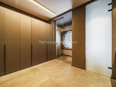 Apartamento de 2 alcobas en venta en El Poblado, Medellín, 203 m² · foto 16 de 18