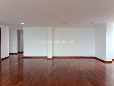 Apartamento en arriendo en El Poblado, Medellín · foto 3 de 17