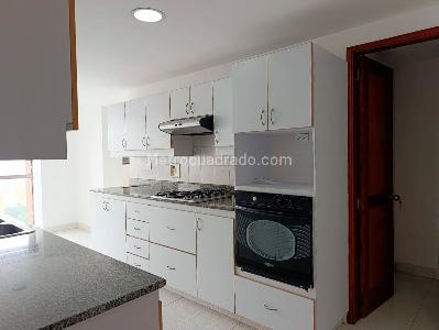 Apartamento en arriendo en El Poblado, Medellín · foto 6 de 17